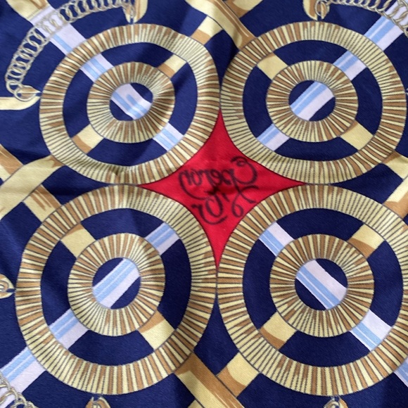 Hermes Eperon D'Or forever scarf approx 35”x35” silk, hand stitched rolled edges - Picture 8 of 16